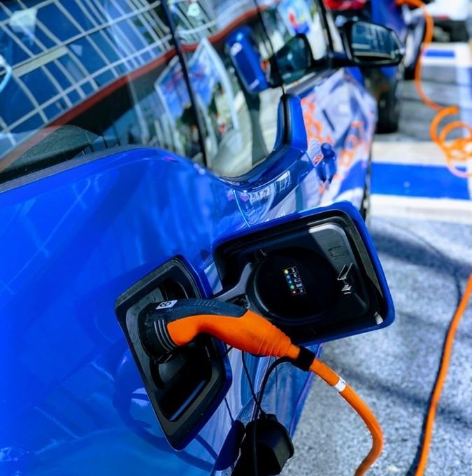 Des chercheurs de l'université de Floride ont imaginé un système qui permet aux véhicules de partager leurs batteries tout en roulant.